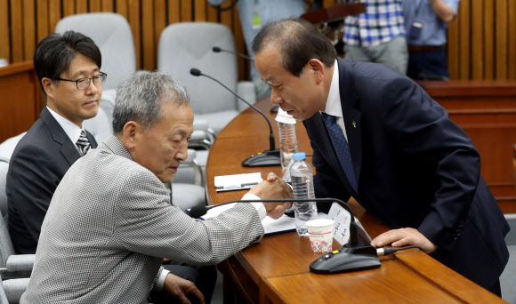 사형판결 내린 버스기사에 사죄하는 김이수