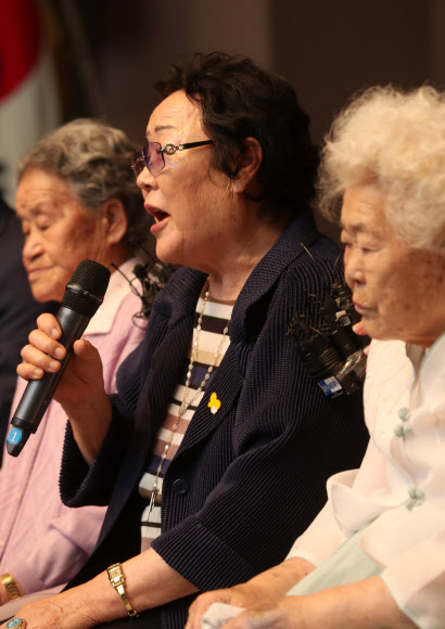이용수 할머니 ”강경화에 기회 달라”
