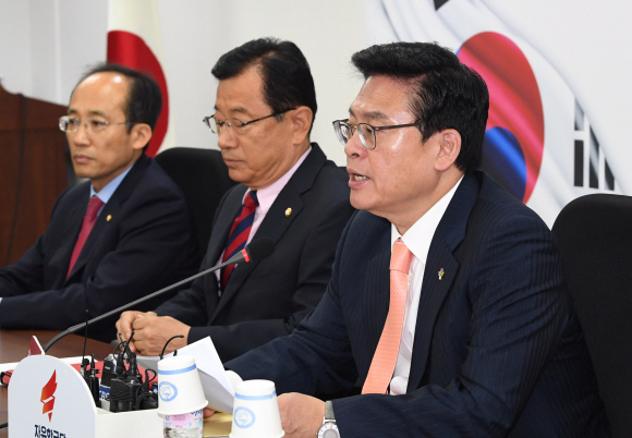 정우택 자유한국당 대표 권한대행