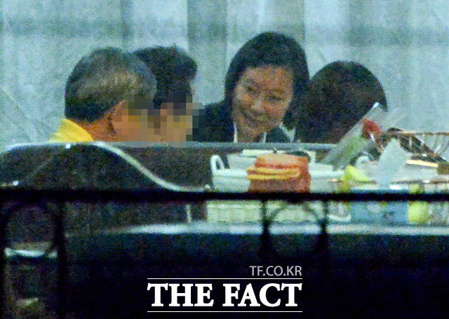 가족들과 식사하는 장시호