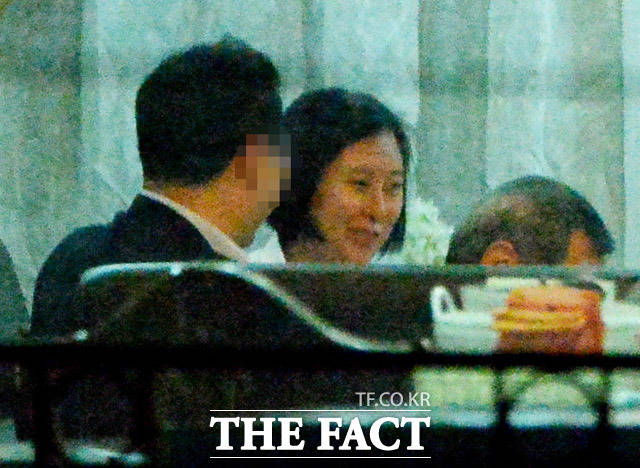 가족들과 만나 미소 짓는 장시호