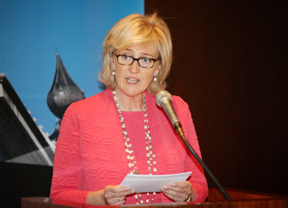 환영사 하는 아스트리드 공주