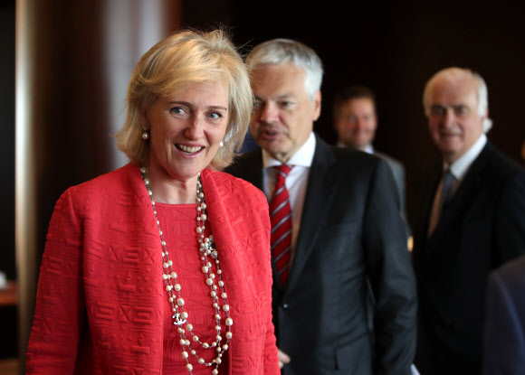 입장하는 아스트리드 공주