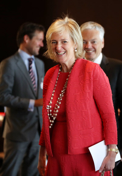 입장하는 아스트리드 공주