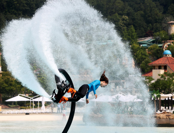 시원한 플라이보드 묘기