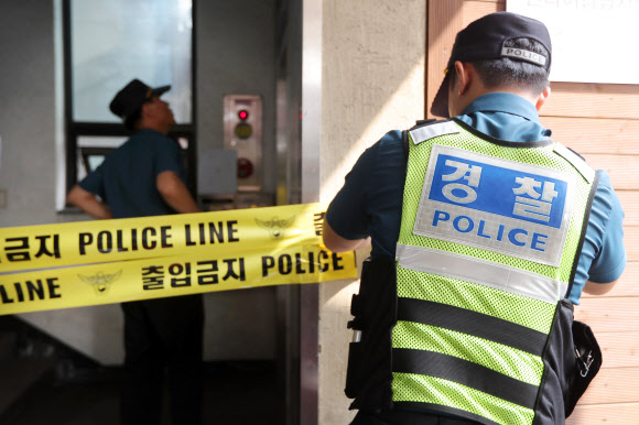 15일 오전 서울 도봉구 창동의 한 오피스텔에서 살인사건이 발생해 경찰이 수사에 나섰다. 서울신문 포토DB