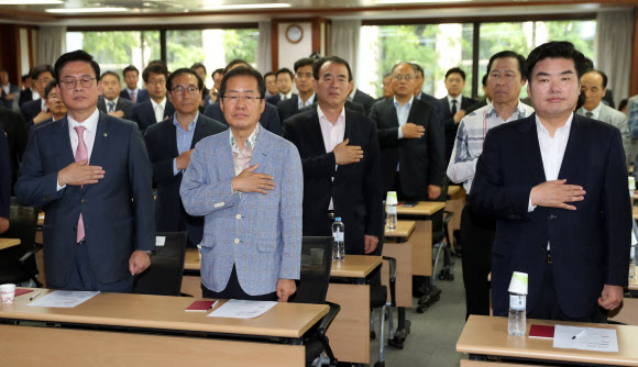 당대표 출마 홍준표 원유철