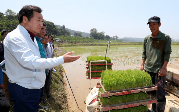 가뭄 피해현장 찾은 이낙연 총리