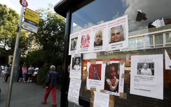 실종자 포스터가 버스 정류장에 붙었다.