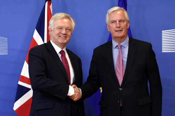 EU·영국 브렉시트 협상 공식 시작…649일간의 ‘혈투’