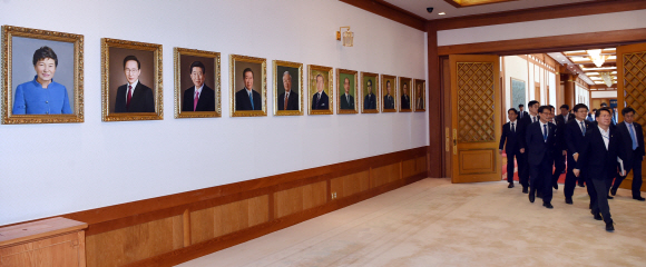 청와대에 걸린 박근혜 前대통령 초상화 