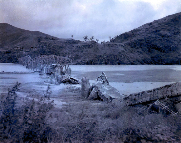 영화 ’낙동강’ 등장 무너진 다리