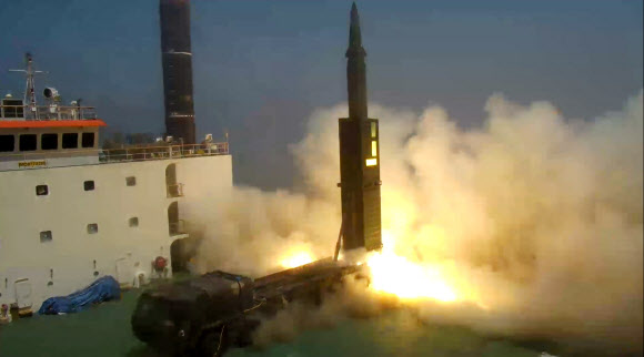 현무2 미사일 이동식발사대 발사시험