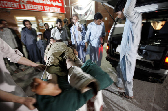 파키스탄 테러...85명 사망 수백 명 부상 