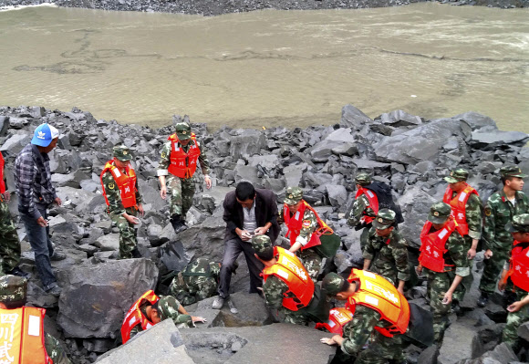 중국 쓰촨성 100명 이상 매몰