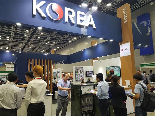 한국전력은 지난 3월 말레이시아의 최대 전기전력·신재생에너지 전시회에 12개 중소기업들과 공동으로 참가했다. 한국전력 제공