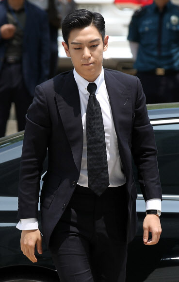 공판 출석한 최승현