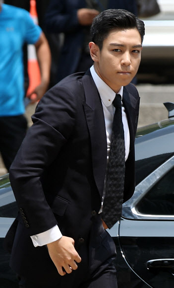 공판 출석한 최승현