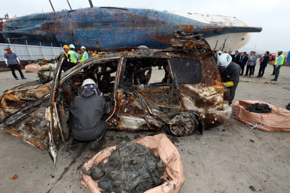 국정기획위, 세월호 수색현장 방문