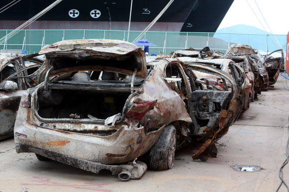 세월호 화물칸에서 나온 차량들