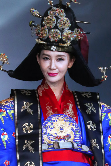 채시라, 여유로운 미소