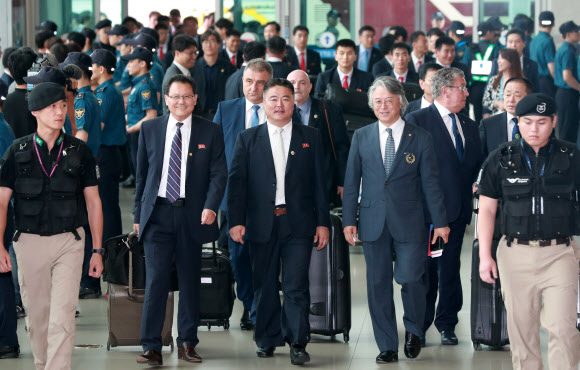 북한 태권도 시범단 출국