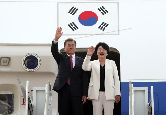 출국하는 문재인 대통령