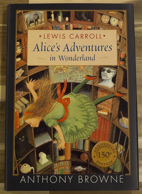 앤서니 브라운 등 유명 작가의 그림이 들어간 ‘이상한 나라의 앨리스’는 수집 본능을 불러일으킨다.