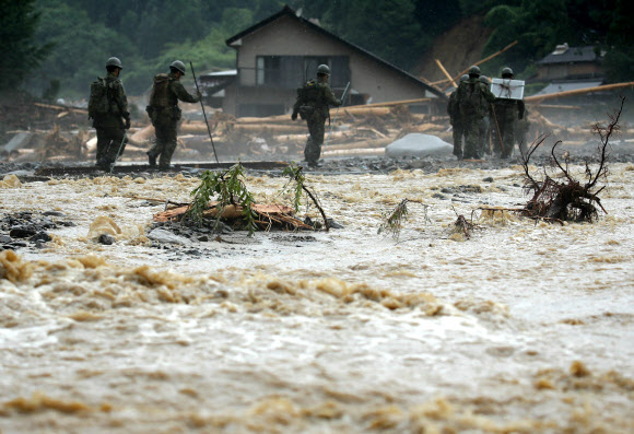 ‘폭우’ 日 규슈 사망자 18명으로 늘어 