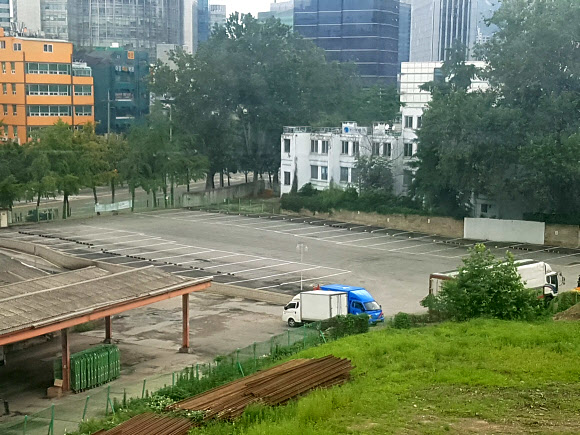 18억원 들였는데 ’텅 빈’ 서울역 서부 관광버스 주차장