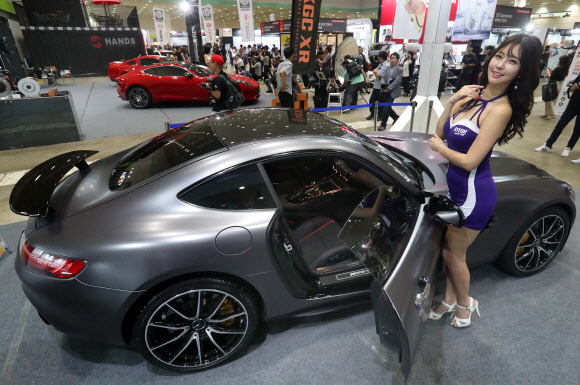 다양한 자동차가 한자리에