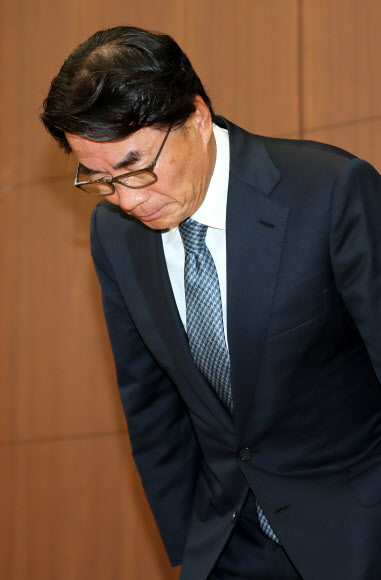 ’운전기사에 갑질’  사과하는 이장한 종근당 회장