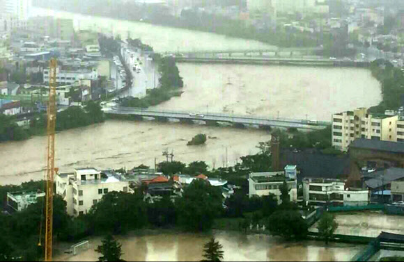물에 잠긴 청주 도심