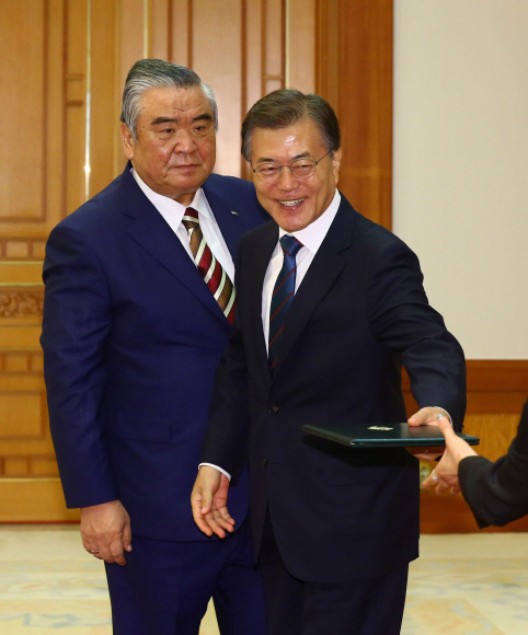 문재인 대통령, 주한대사 신임장 제정식 참석