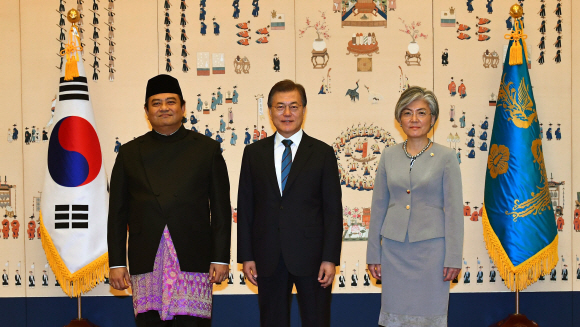 문재인 대통령, 주한대사 신임장 제정식 참석