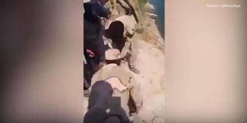 모술탈환 이라크군, IS 대원을 절벽 아래로 던지는 녹화물 등장 연합뉴스