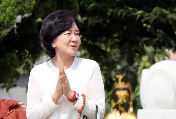 부산 해운정사 찾은 홍라희