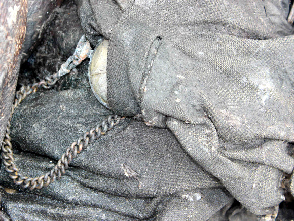 스위스 부부와 함께 빙하 속에서 발견된 시계