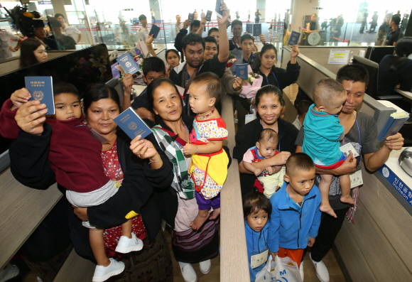 한국서 새 삶 시작하는 미얀마 난민 가족 