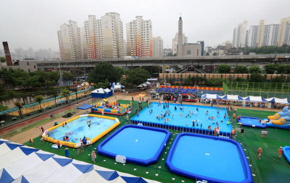 ’가자 학교운동장 워터파크로’