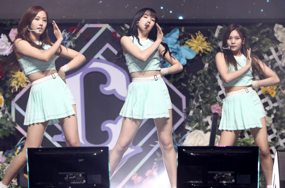 여자친구, 신곡 발표