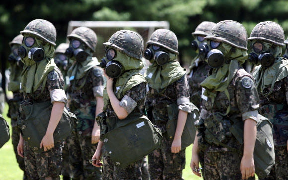 군인의 길을 걷고 싶은 여고생들