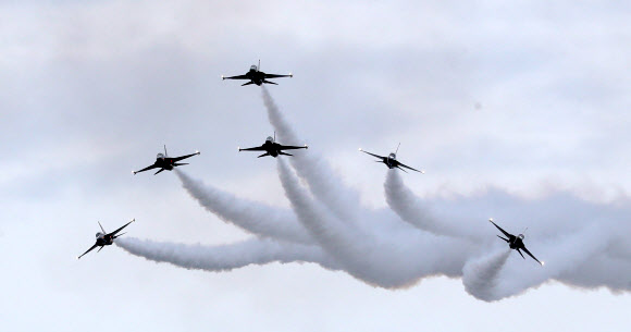 강릉 경포 상공의 에어쇼