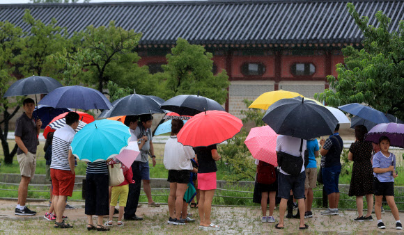 비내리는 경복궁 주말산책