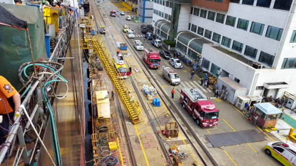 STX조선 화물운반선 폭발