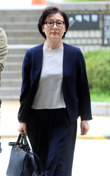 속행공판 출석한 서미경