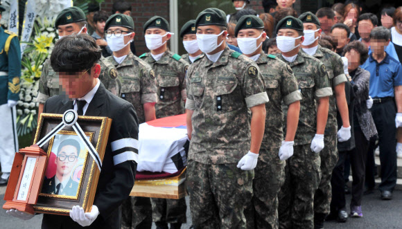 마지막길 떠나는 순직 장병들