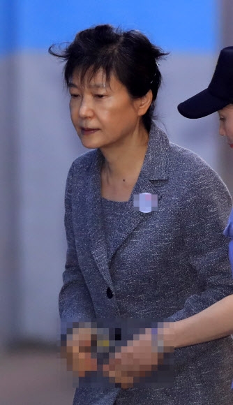 박근혜 속행공판 법정출석