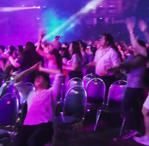 Ariana Grande Twitter