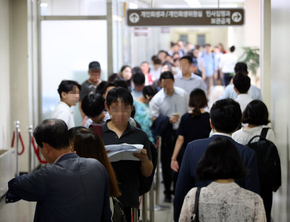 ’이재용 선고’ 방청권 추첨 행렬